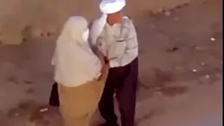 سکول ایک سرخ کرسی میں پیچھے ہٹ گیا اور آہستہ آہستہ اس سیکسی ویڈیو سیکسی ویڈیو کی انگلیوں کے ساتھ orgasm کے لئے خود کو لایا