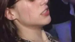 آدمی سیکسی لڑکی ویڈیو گولی مار دیتی ہے ایک brunette اگر se